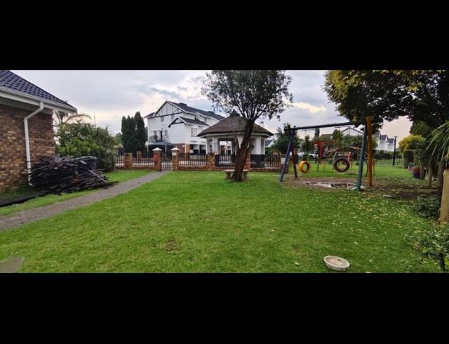 3 BEDROOM TOWNHOUSE FOR SALE IN BEYERS PARK